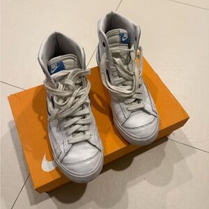 Nike White and Blue Sneakers